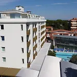 Готель Grand Esplanada Бібіоне