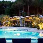 Готель Grand Esplanada 4*