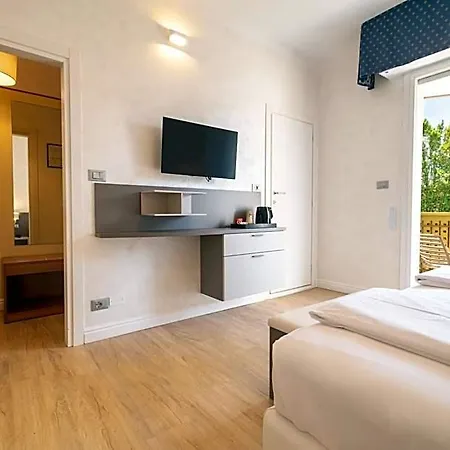 Hotel Grand Esplanada 4*