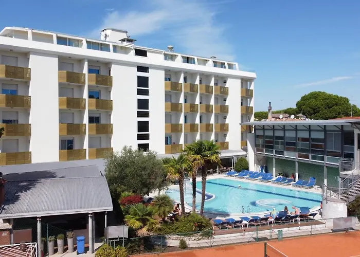 Hotel Grand Esplanada 4*